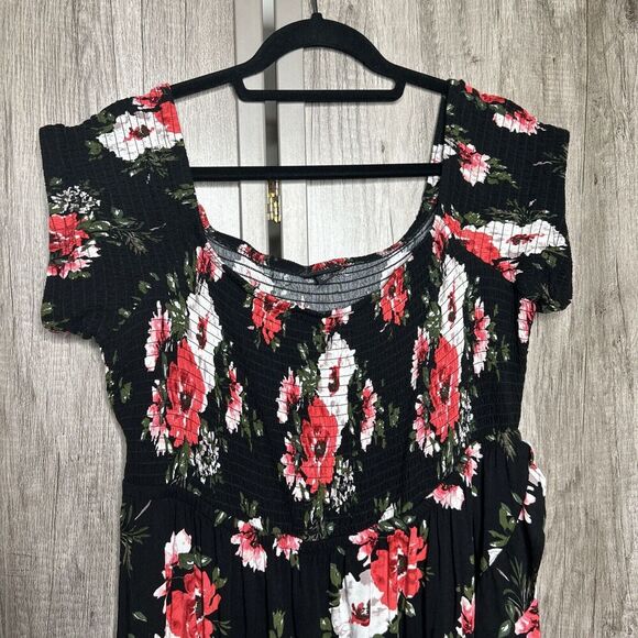 Torrid Maxi Dress High Low Hem Black with Red White Floral Print Smocked Size 2X - Picture 2 of 9